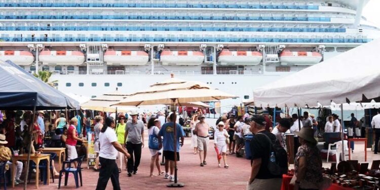 Arranca el 2024 con el arribo de mega Crucero a La Paz