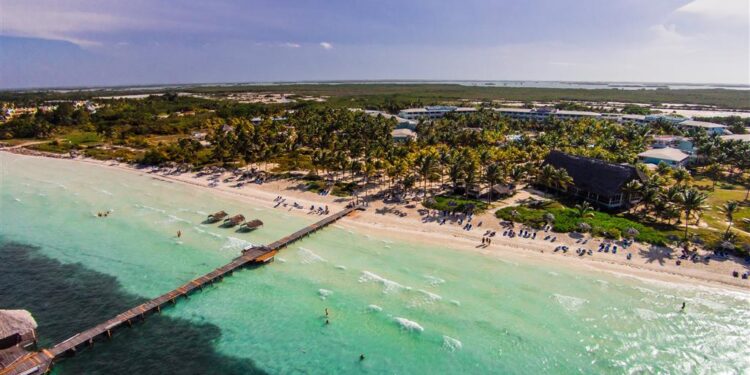 Promueve Cuba atractivos de su industria turística