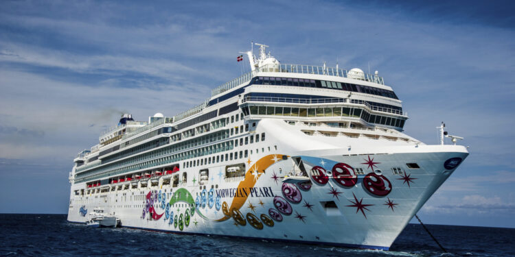Así es el Norwegian Pearl, primer crucero en llegar al puerto de Cabo Rojo