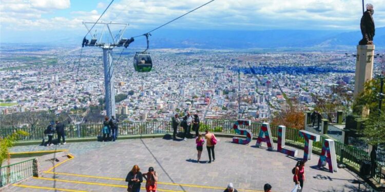 “El DNU agrede la historia de los profesionales del turismo” aseveran desde el sector - Te puede interesar