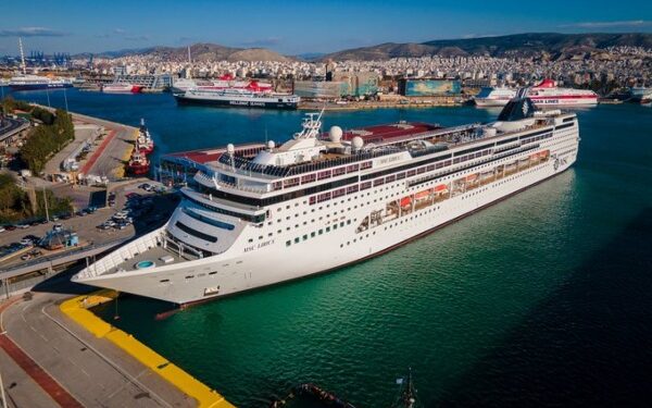 Puerto El Pireo recibe 1,5 millones de cruceristas en 2023