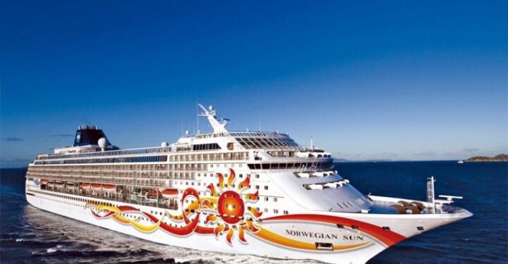 A primera hora recaló el crucero Norwegian Sun en Punta Arenas