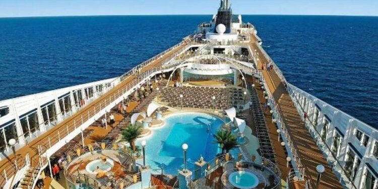 Atraca en Málaga el crucero de la vuelta al mundo, en 117 días