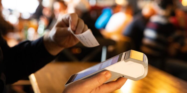 Los pagos con tarjeta aumentaron a doble dígito en el 2023
