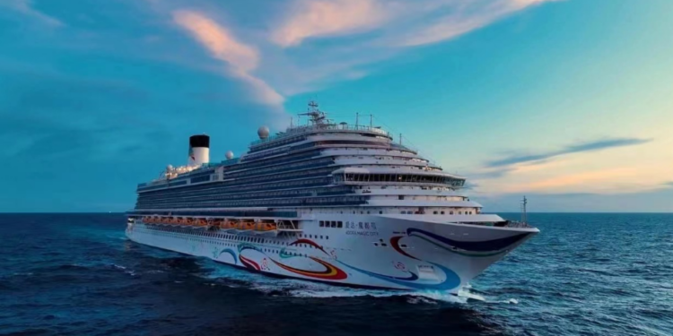 Primer crucero construido en China completa viaje inaugural comercial