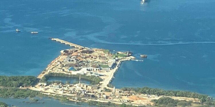 Ya en aguas dominicanas primer crucero que llega a Pedernales