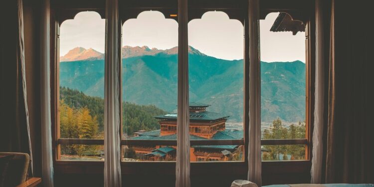 Cinco países poco conocidos que visitar en 2024 antes de que se llenen de turistas y suban los precios