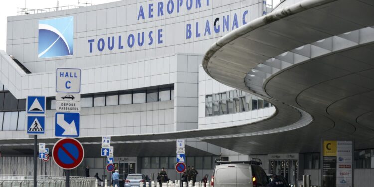 Francia pide a sus ciudadanos que aplacen sus viajes a Ecuador ante la ola de violencia