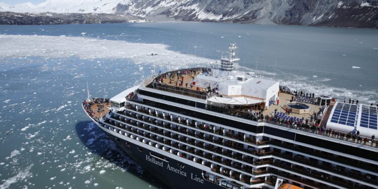 Holland America Line bate nuevos récords de reservas en medio de temporada de olas