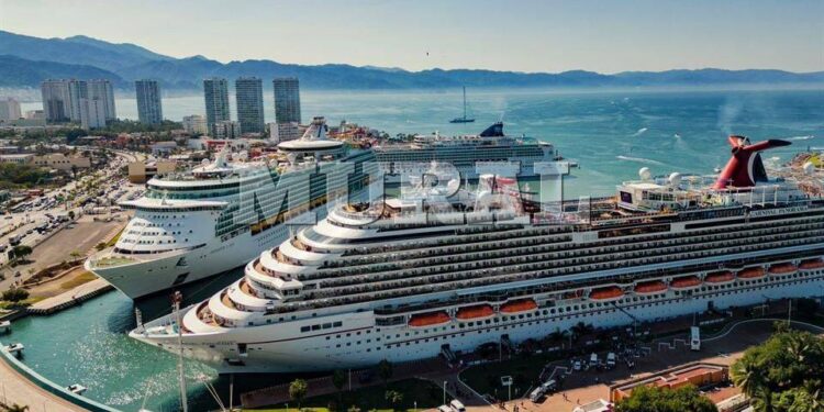 Aumenta la llegada de turistas en crucero a Puerto Vallarta