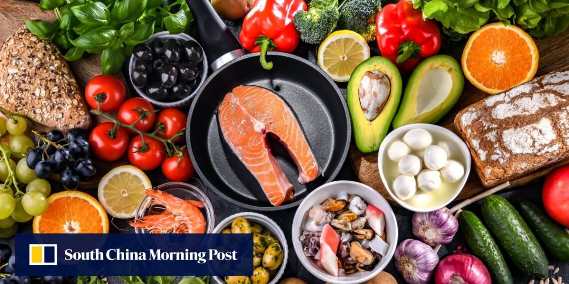 What is the Mediterranean diet and why is it good for you? 5 celebrities who follow it, from Selena Gomez drinking olive oil before concerts, to Cameron Diaz and Penélope Cruz – but who lost 90kg?