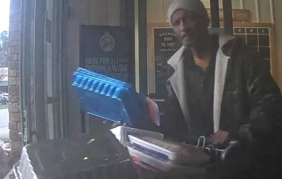 Lexington police searching for man accused of stealing from Lowes Foods
