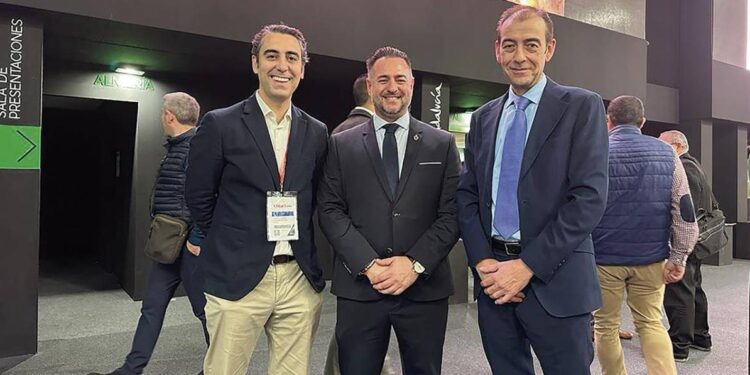 La Fundación Bahía Almeriport impulsa el turismo de cruceros de lujo para Almería