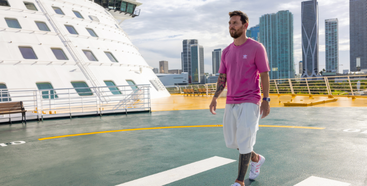 Lionel Messi “bautiza” al crucero más grande del mundo