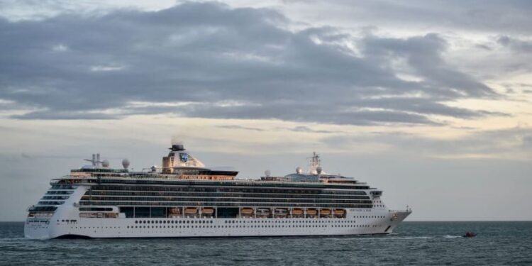 Peleas, chismes y experiencias extrañas: el crucero de nueve meses que es tendencia en redes - La Tecla