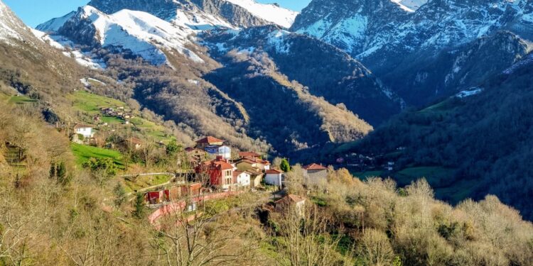 Los 5 destinos de moda españoles de FITUR que no te puedes perder en 2024