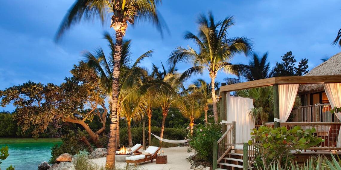 Uno de los bungalós en Little Palm Island Resort and Spa, un complejo privado solo para adultos situado en Little Torch Key, cerca del punto de milla 28 de los Cayos de la Florida.