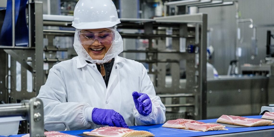 New Tyson Foods bacon production facility open in Bowling Green