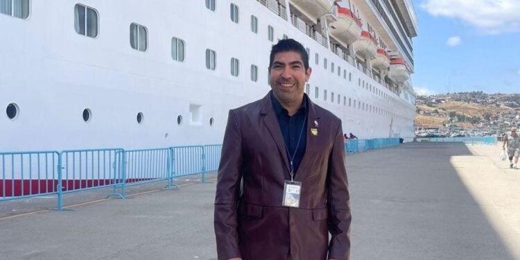 Proyecta Ayala superar el millón de cruceristas