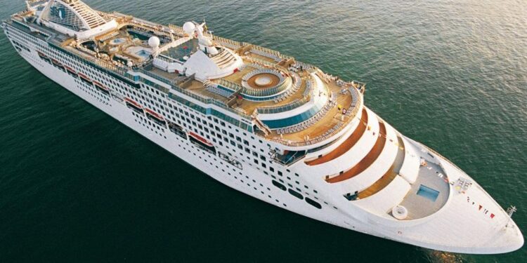 Punta Arenas recibe al crucero Pacific World