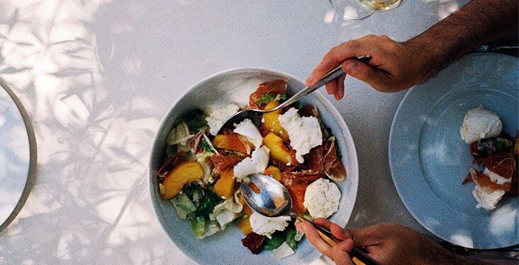 What to Eat While Breastfeeding