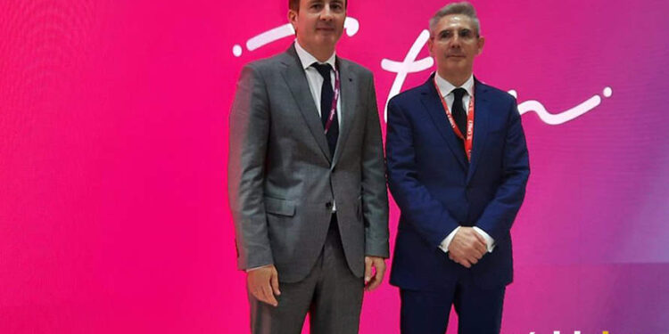 Renfe y el Palacio de Congresos promueven el AVE para viajes de turismo y...