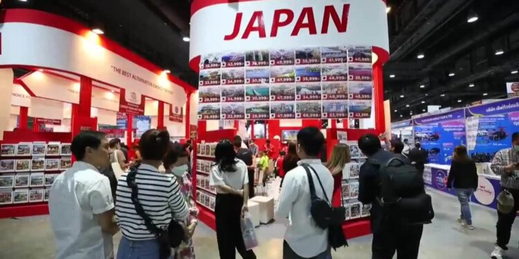 Tailandeses acuden a la Feria Internacional de Viajes de Tailandia 2024