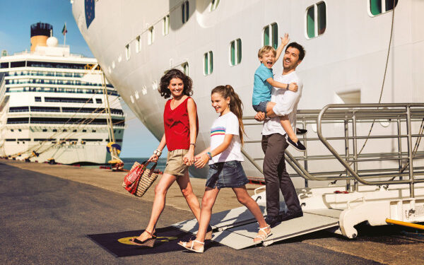 Más de 400 españoles están dando la vuelta al mundo en crucero