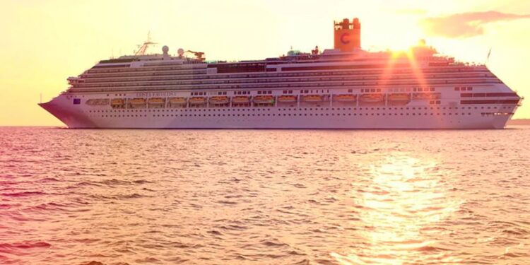 Un hombre cayó al mar y desapareció durante un crucero temático del músico Alexandre Pires en Brasil