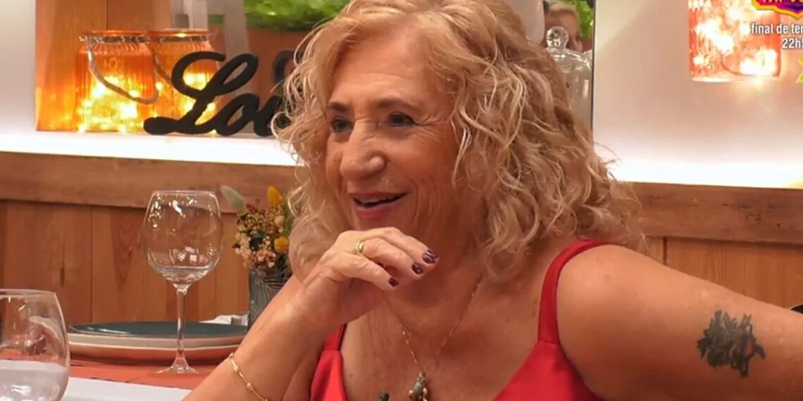 First Dates: Una soltera alucina cuando le habla de sus viajes por el mundo a su cita: "¿Un resort? ¿Como la marca de gasolina?"