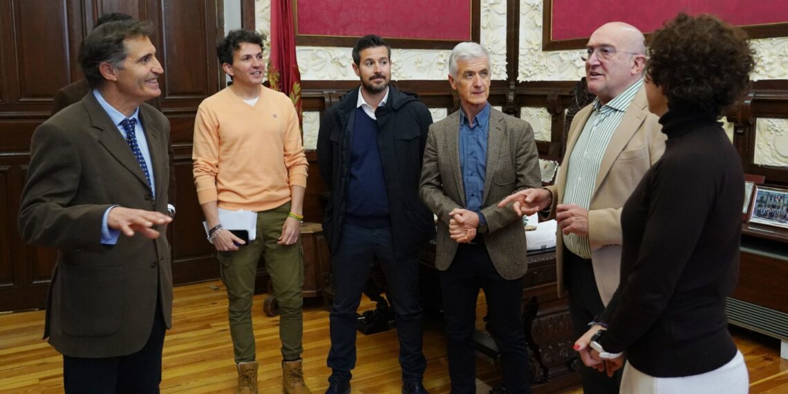 Valladolid reconoce los logros del club ‘Vicky Foods Athletics’, fundado por el atleta olímpico palentino Isaac Viciosa