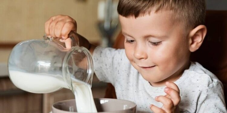 10 prebiotic-rich foods for your kids to boost their gut health