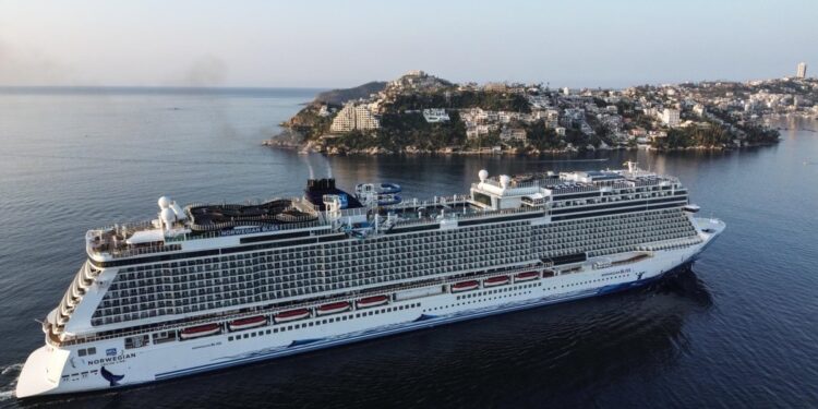 Acapulco recibe crucero de turistas tras Otis – Telemundo 52