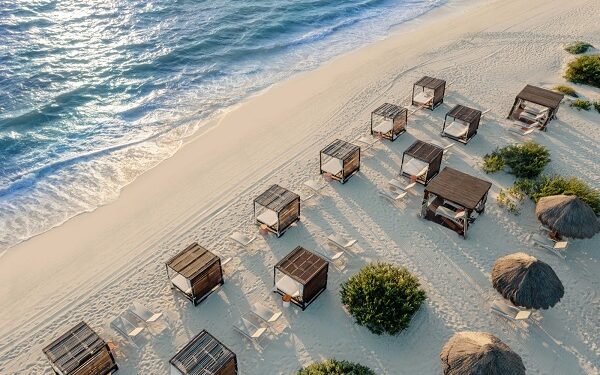 ATELIER Playa Mujeres es reconocido como el “Mejor Resort de Lujo Todo Incluido de Cancún”, en los “Traveller Review Awards 2024 de Booking.com”