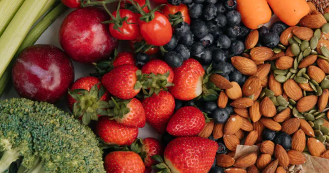 5 foods you must eat to avoid oily skin and prevent pimples