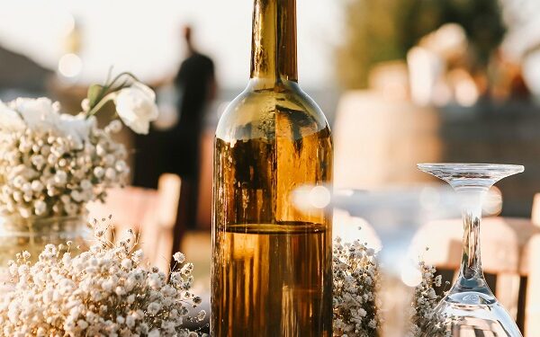 “Beber menos para beber mejor”, el arte de disfrutar un vino como regalo de San Valentín