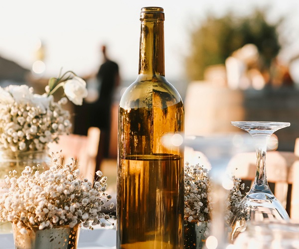 “Beber menos para beber mejor”, el arte de disfrutar un vino como regalo de San Valentín