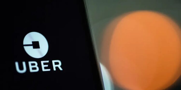 Ganancias de Uber crecen por fuerte demanda mundial de viajes y domicilios de comida