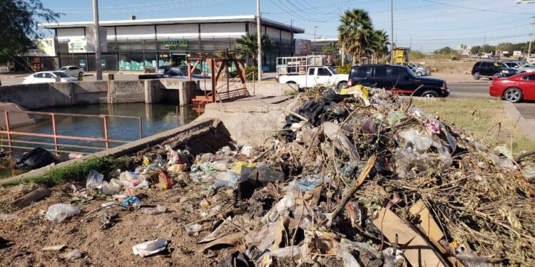 FOTOS; Convierten crucero en un basurero clandestino