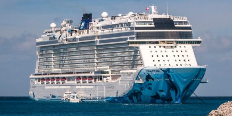 ¿Cómo es el crucero de Norwegian Bliss, que llegó en Vallarta?