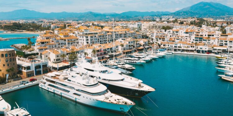 La mejor ciudad de Europa para viajar este 2024 está en España y tiene sol y playa