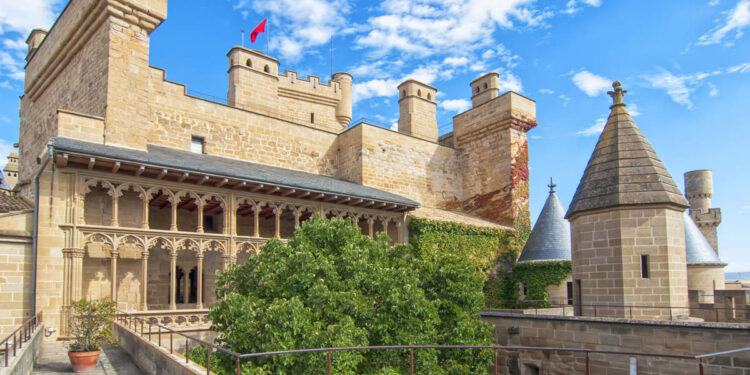 De Olite a Ujué, viaje por lo mejor de la Zona Media de Navarra