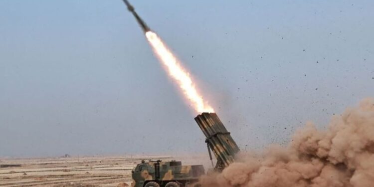 El ejército de Corea del Sur informó que Corea del Norte disparó varios misiles de crucero frente a su costa oriental.