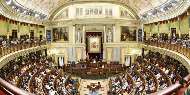 El Congreso no redujo apenas su gasto en viajes en 2023 pese a los meses de Cortes disueltas y escasa actividad