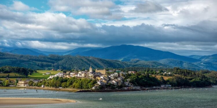 El bonito pueblo de Asturias que es uno de los mejores destinos costeros de España