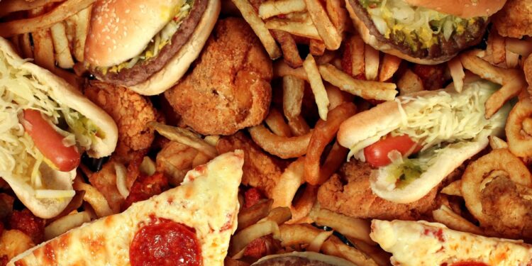 Study: Ultra-processed foods and food additives in gut health and disease. Image Credit: Lightspring / Shutterstock