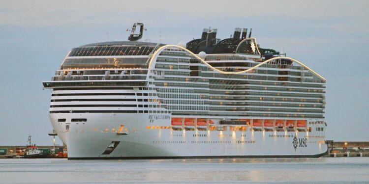 Cruceros en Mallorca | Primera escala en Palma del crucero 'MSC World Europa' debido al mal tiempo