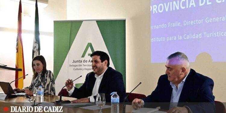La Junta, "expectante" por posibles restricciones en la temporada estival