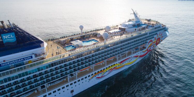 Puerto Montt recibe a crucero operado por Norwegian Cruise Line