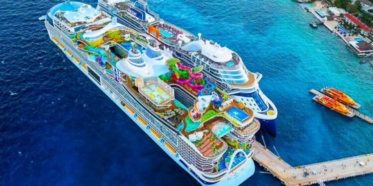El crucero Icon Of The Seas llegó a Cozumel, fue Messi quien inauguró a este gigantesco crucero